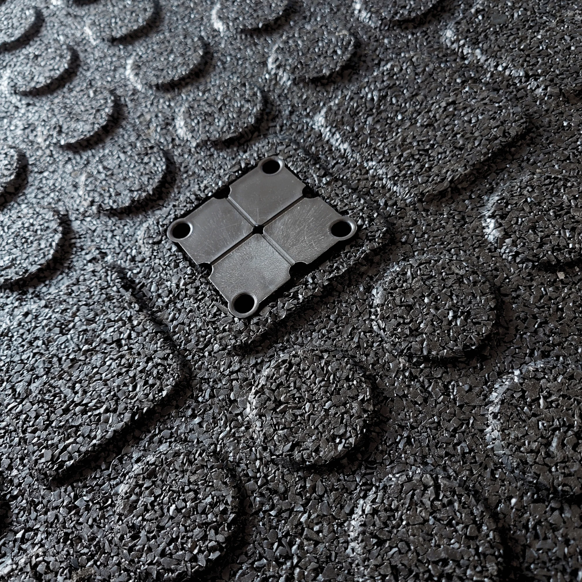 OVERDRIVE Rubber Gym Mat Flooring Black 500MM x 500MM x 20MM - Image 4